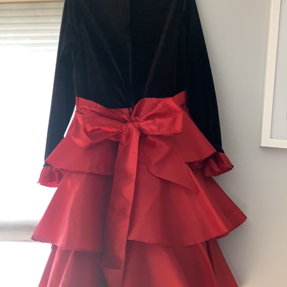 Dimples Formal Dress - Picture 2 of 2